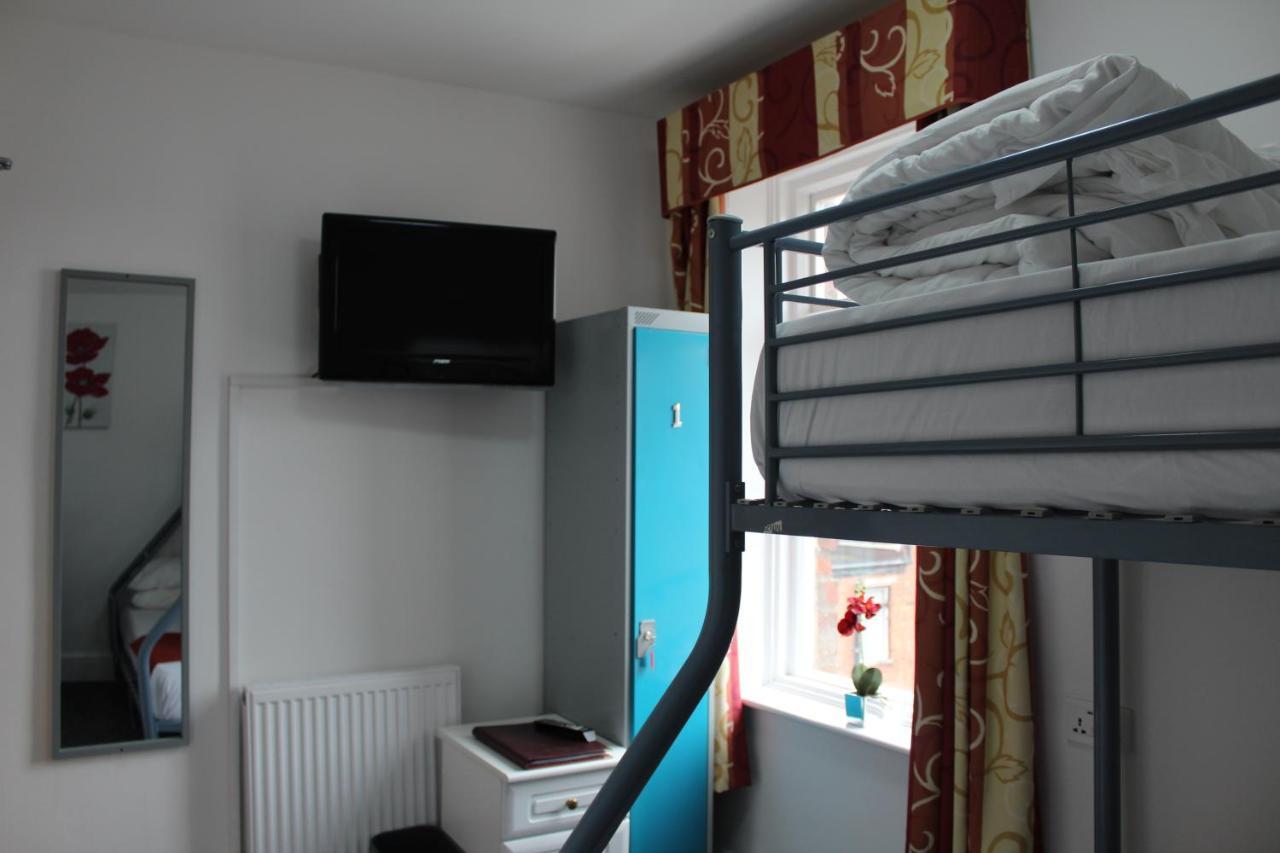 Backpackers Blackpool Hotel & Suites Exterior photo