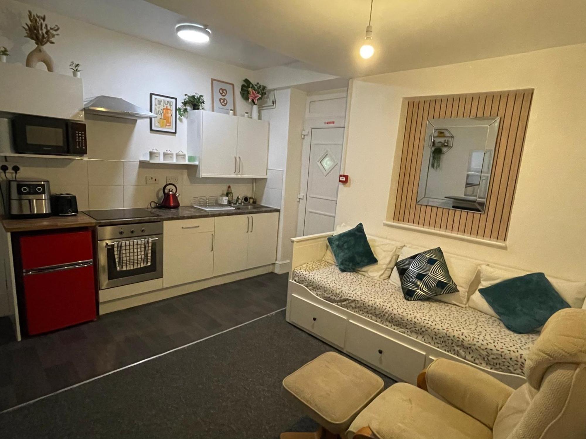 Backpackers Blackpool Hotel & Suites Exterior photo