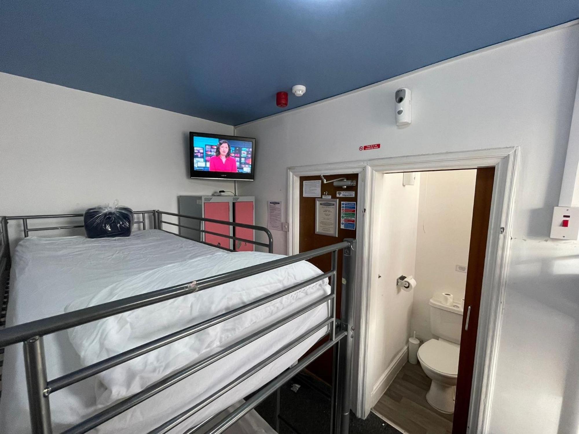 Backpackers Blackpool Hotel & Suites Exterior photo