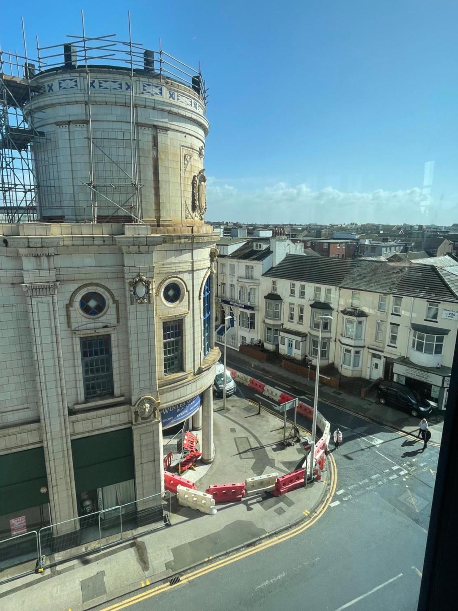 Backpackers Blackpool Hotel & Suites Exterior photo