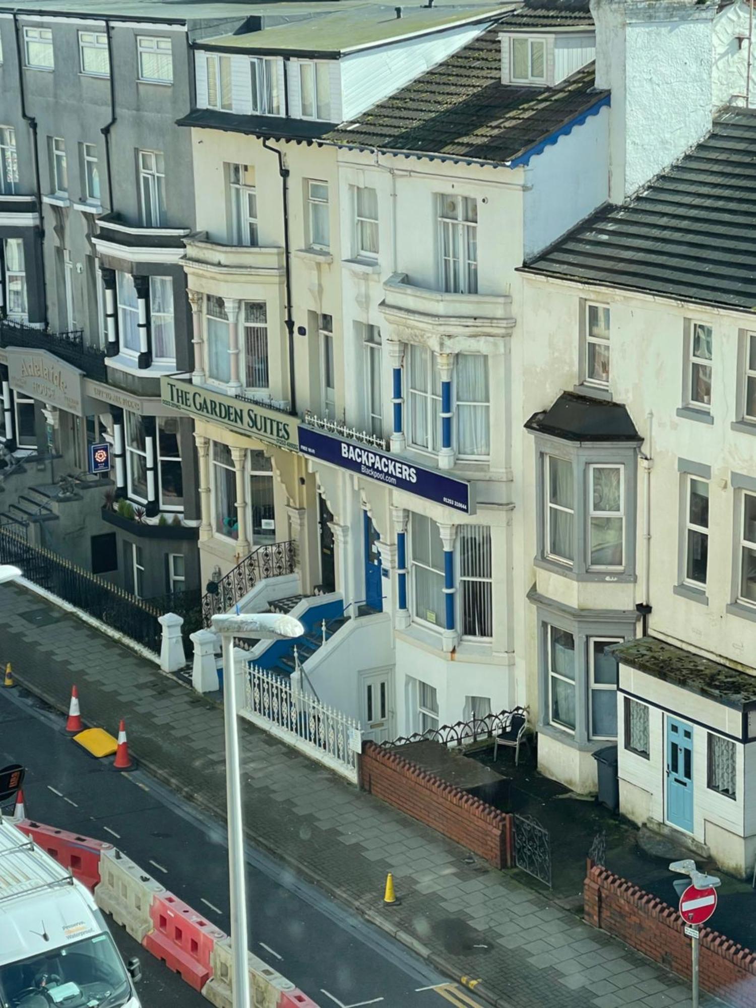 Backpackers Blackpool Hotel & Suites Exterior photo