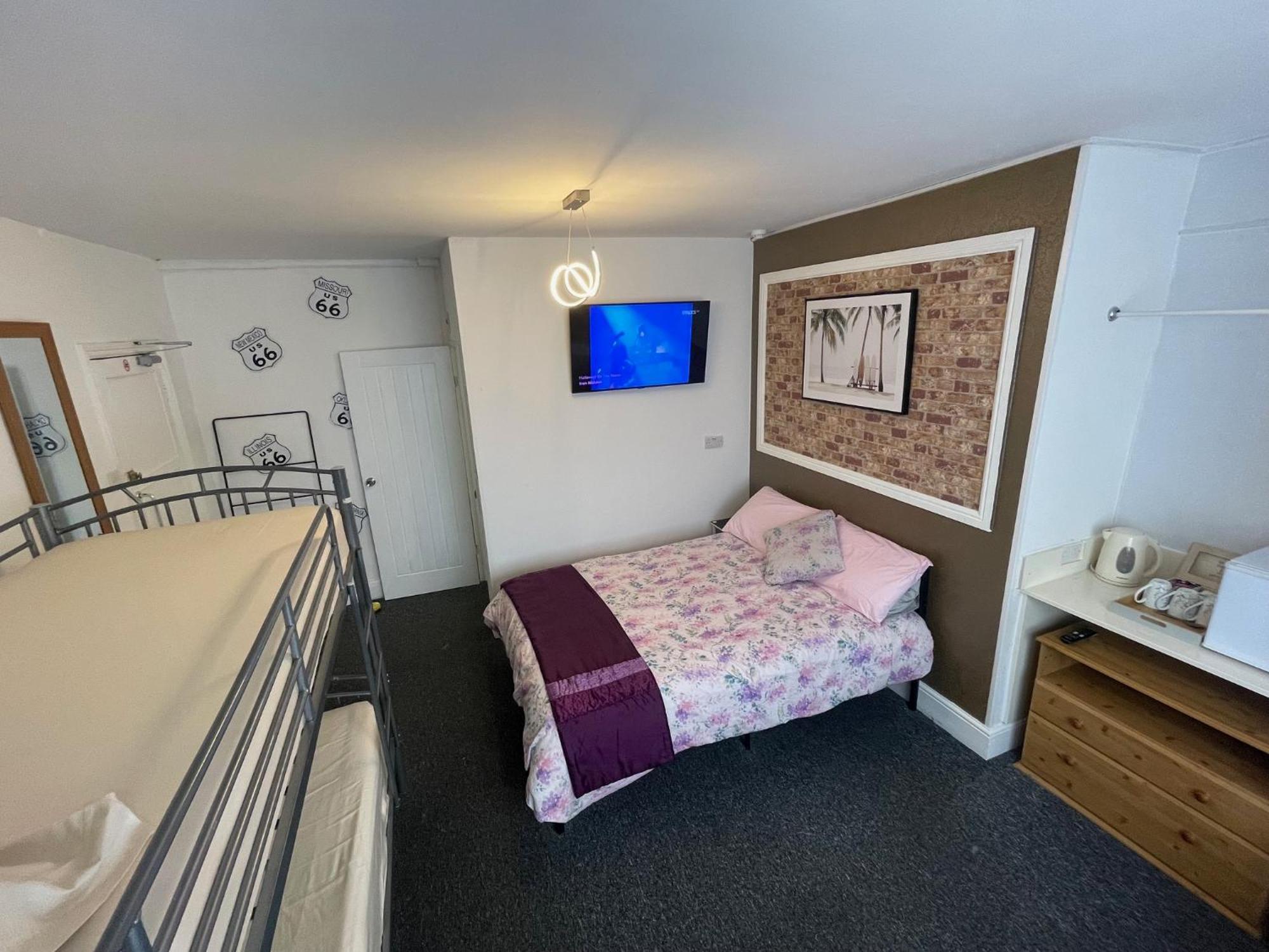 Backpackers Blackpool Hotel & Suites Exterior photo
