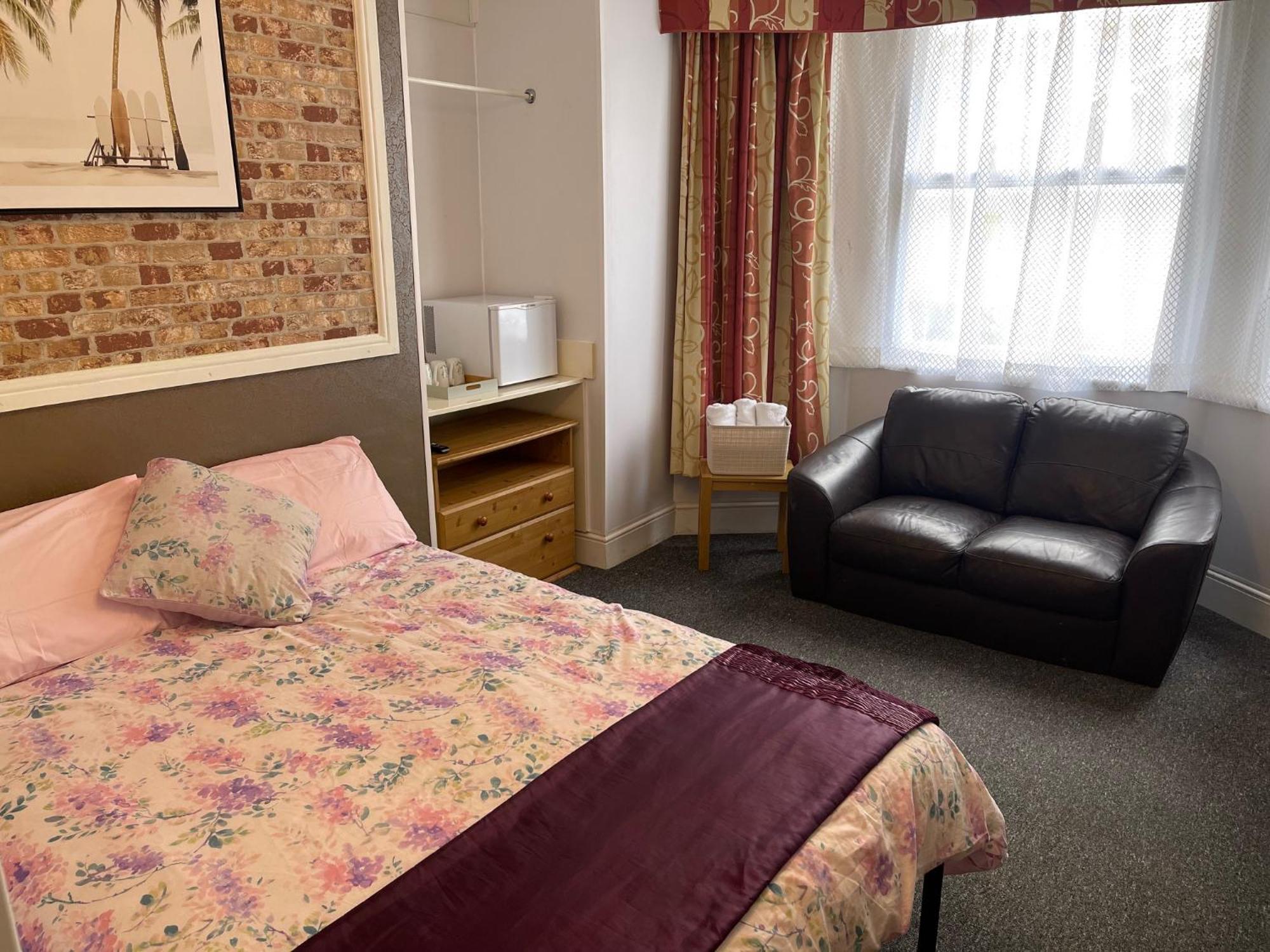 Backpackers Blackpool Hotel & Suites Exterior photo