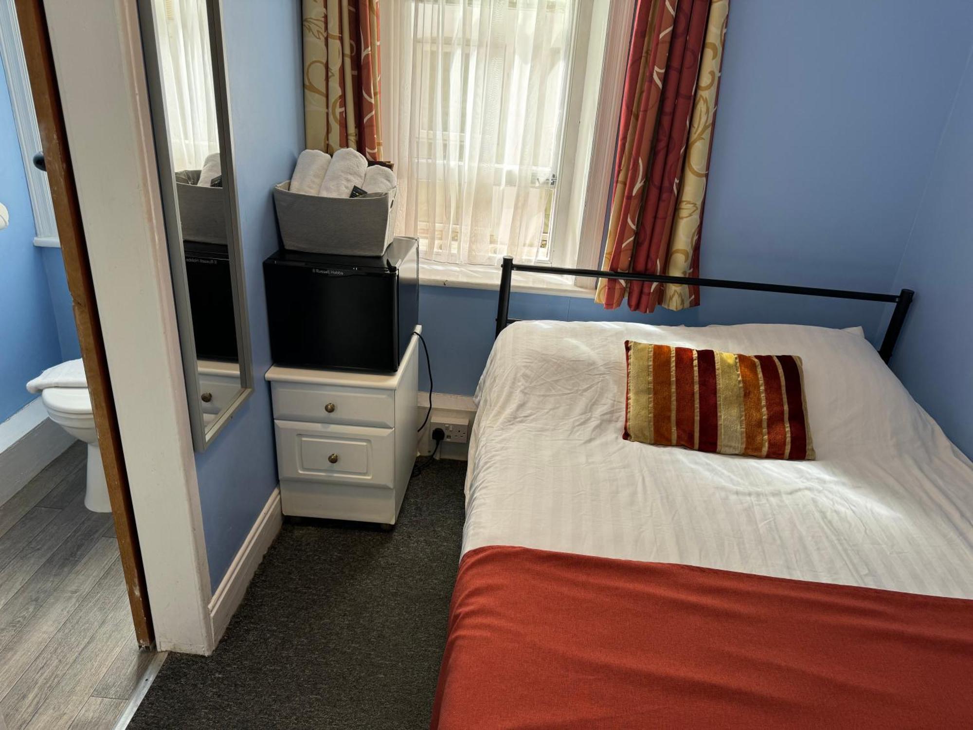 Backpackers Blackpool Hotel & Suites Exterior photo