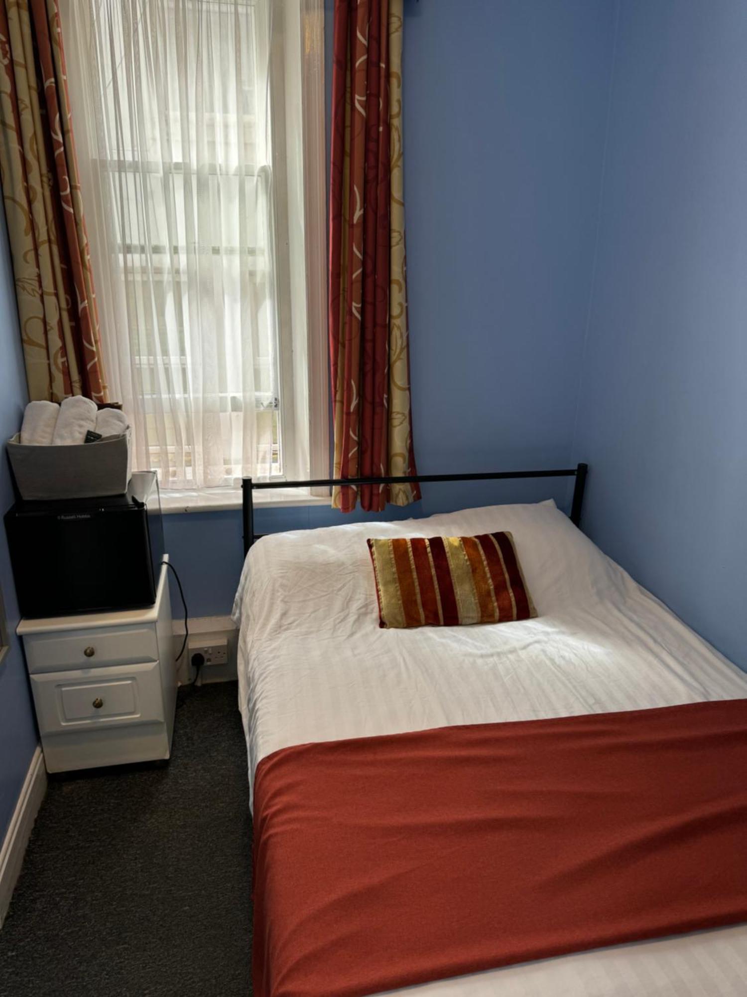 Backpackers Blackpool Hotel & Suites Exterior photo